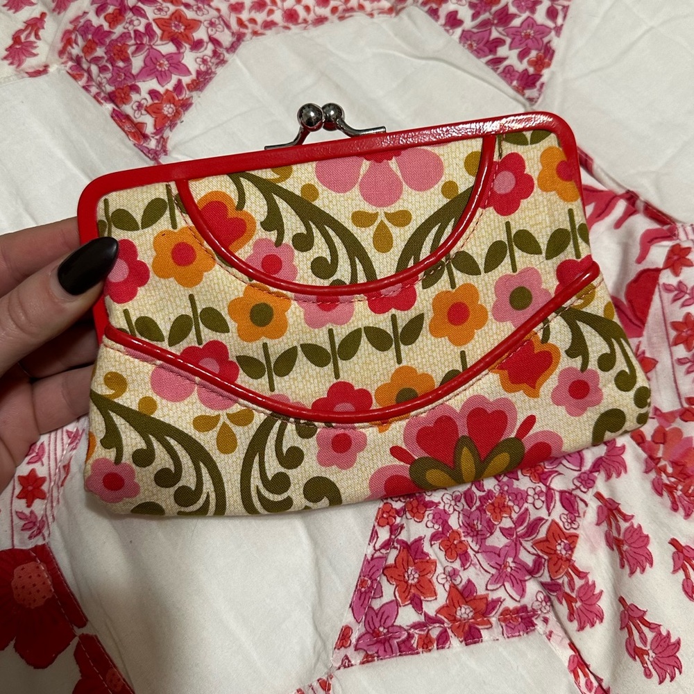 New Without Tags Vera Bradley Clutch with Chain